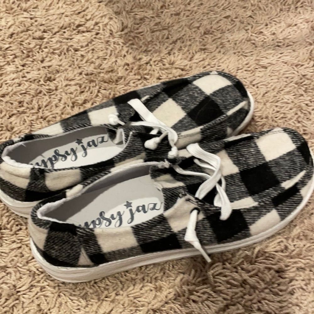 Brand new never worn size 8